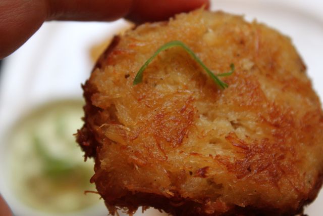tf crab cakes piece